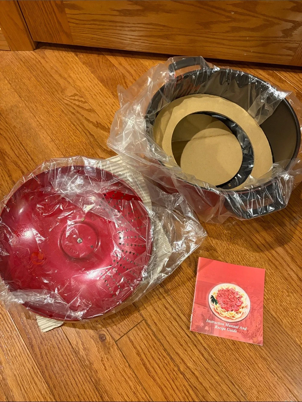 NWT KIRBY & ALLEN 6 Qt. Pasta Maker + Bonus 2 Qt. Pasta Maker Red + recipe book